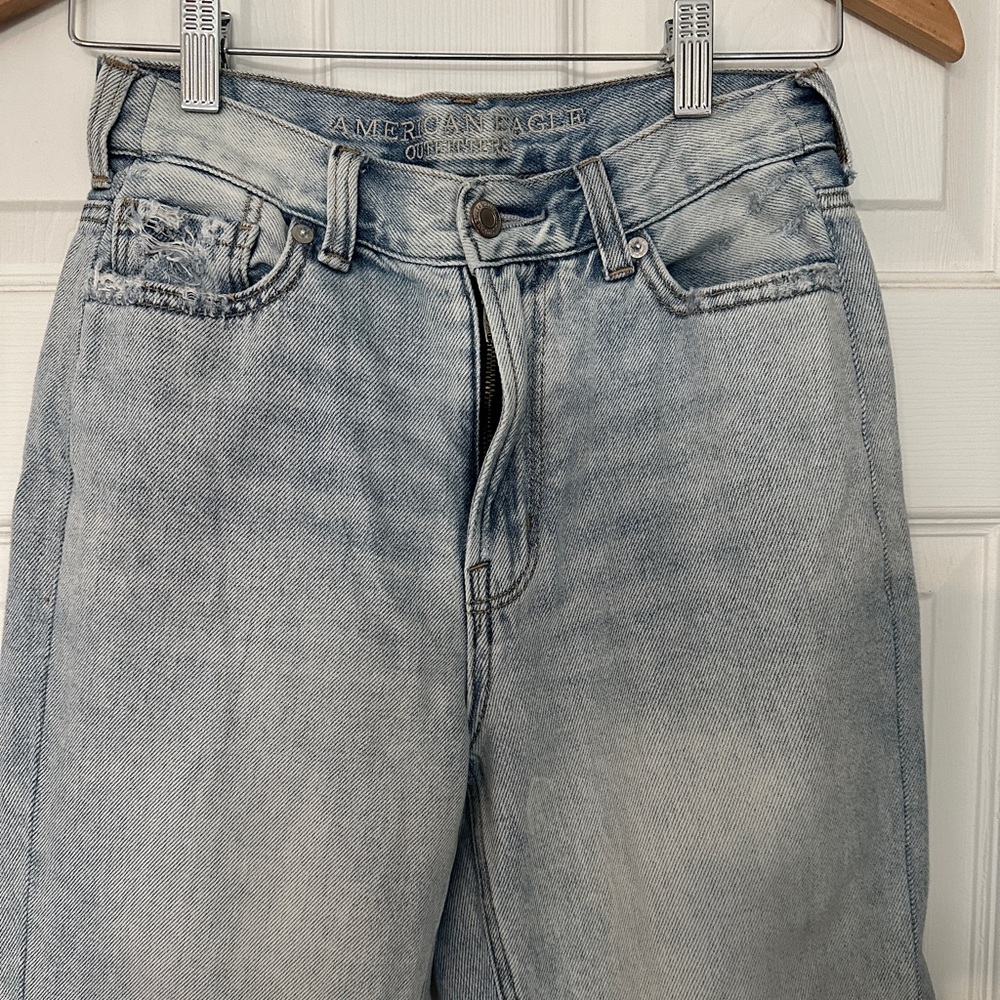 American Eagle Mom Jeans size 4